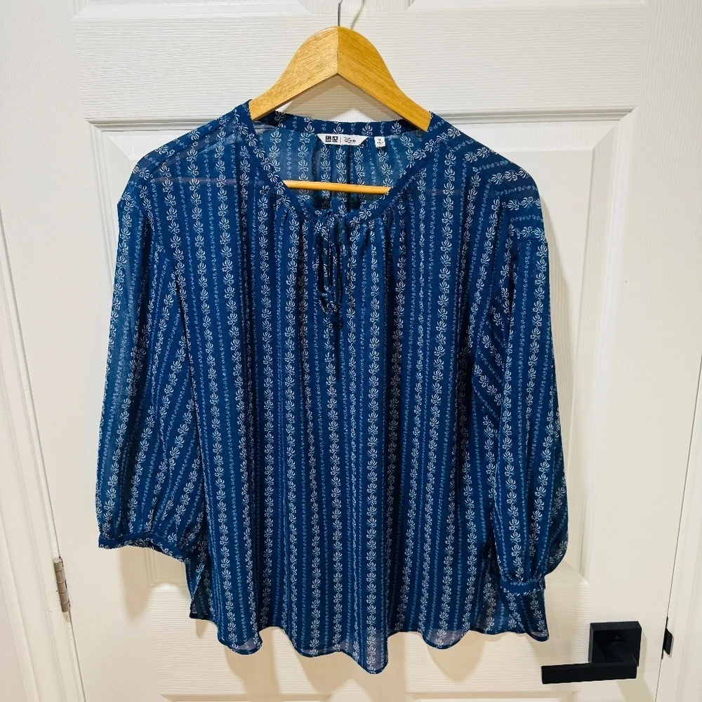 Uniqlo x Beauty and the Beast 3/4 Sleeve Blouse - Size M, Great Condition! - Picture 2 of 4